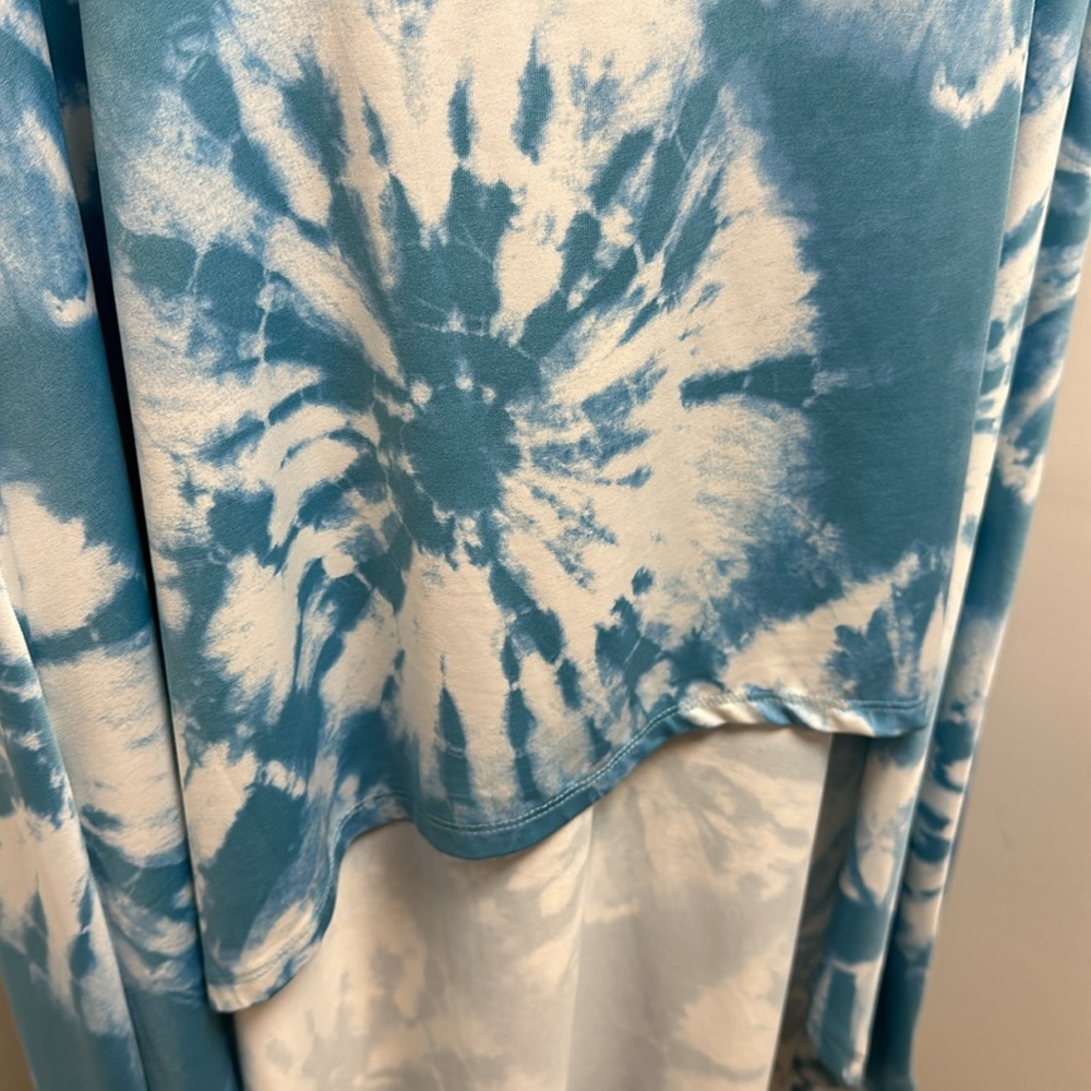 LuLaRoe Olivia High Low skirt - Picture 2 of 3